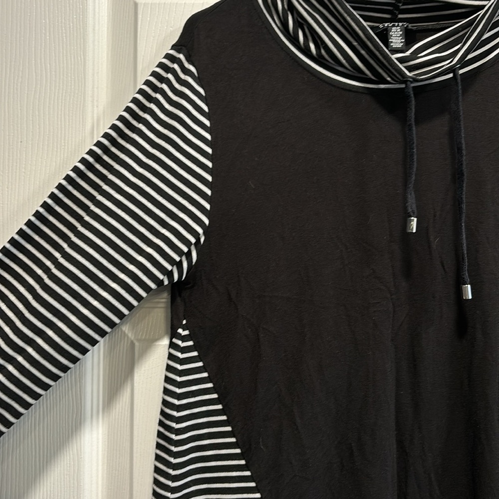 ▪️Striped Top▪️ - Picture 2 of 3